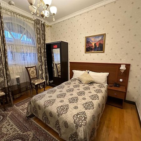 Sarbon Hotel Tashkent Esterno foto