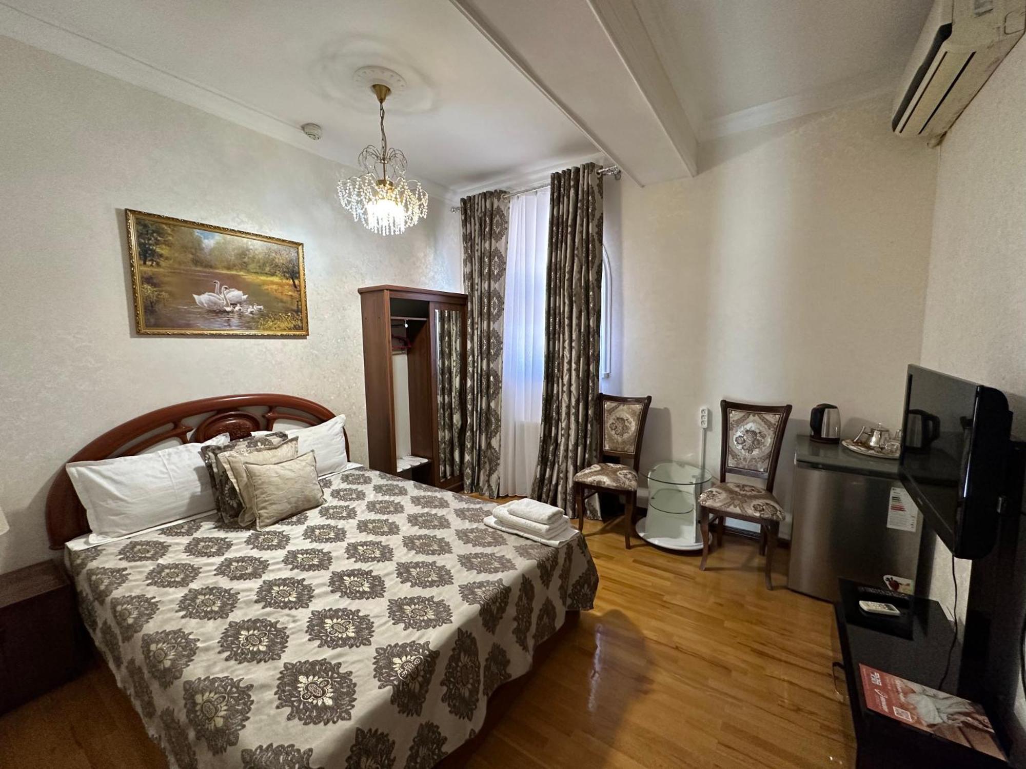 Sarbon Hotel Tashkent Esterno foto