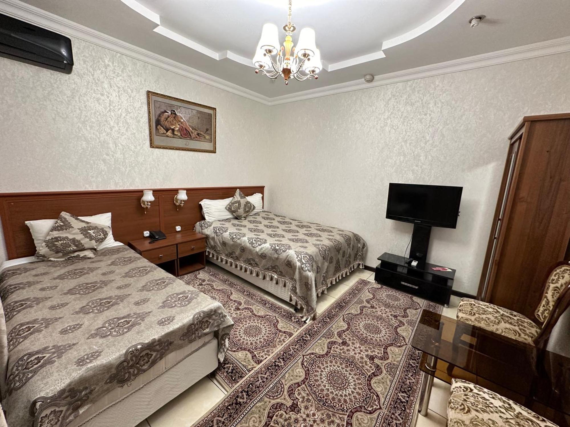 Sarbon Hotel Tashkent Esterno foto