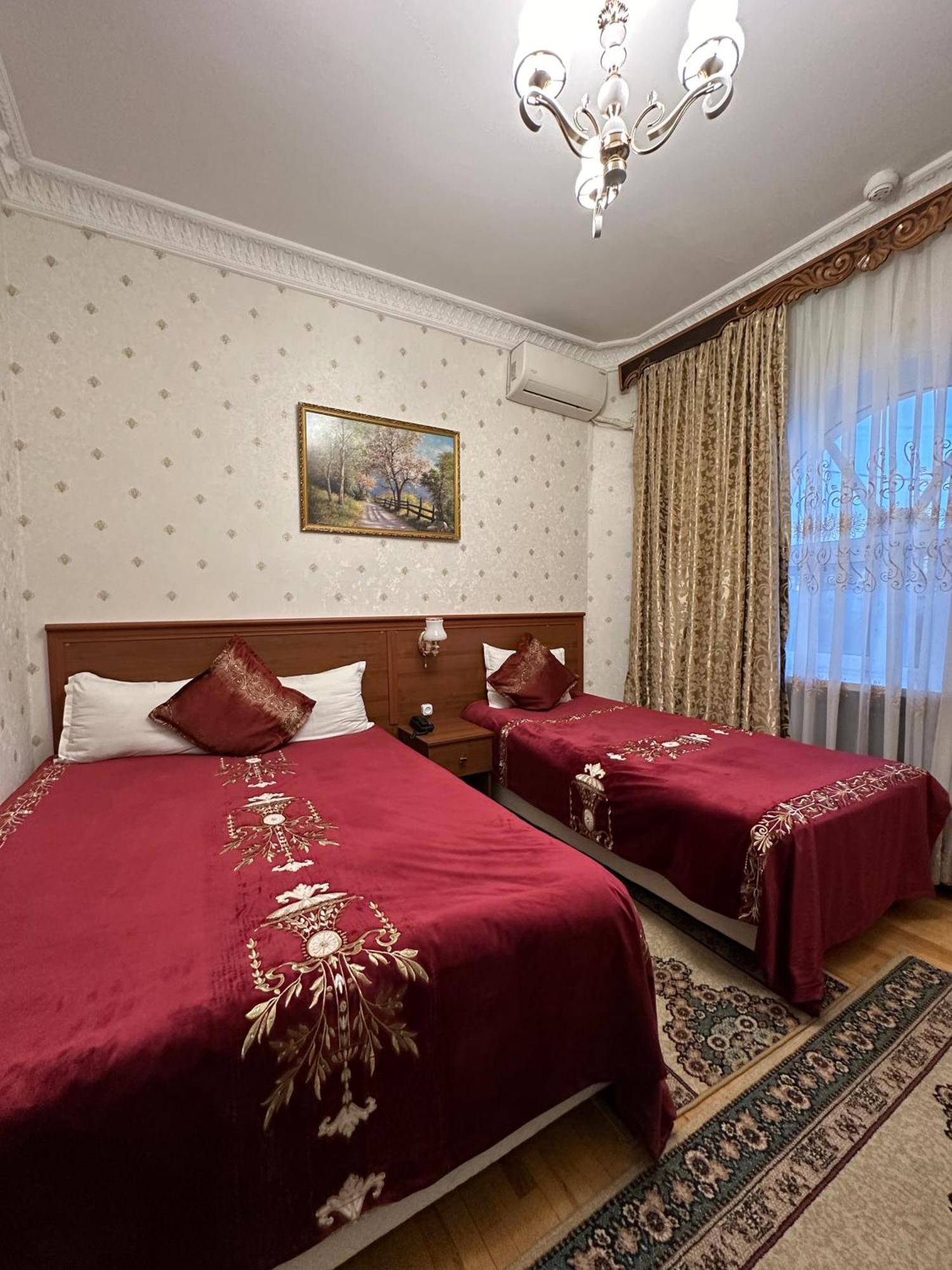 Sarbon Hotel Tashkent Esterno foto