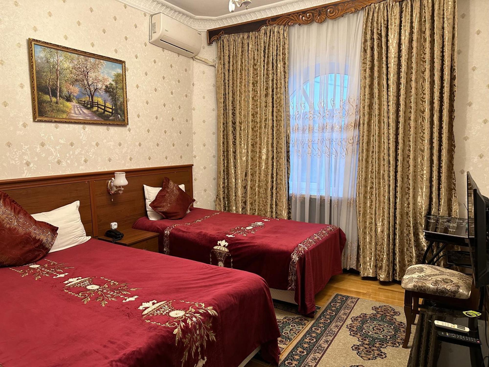 Sarbon Hotel Tashkent Esterno foto