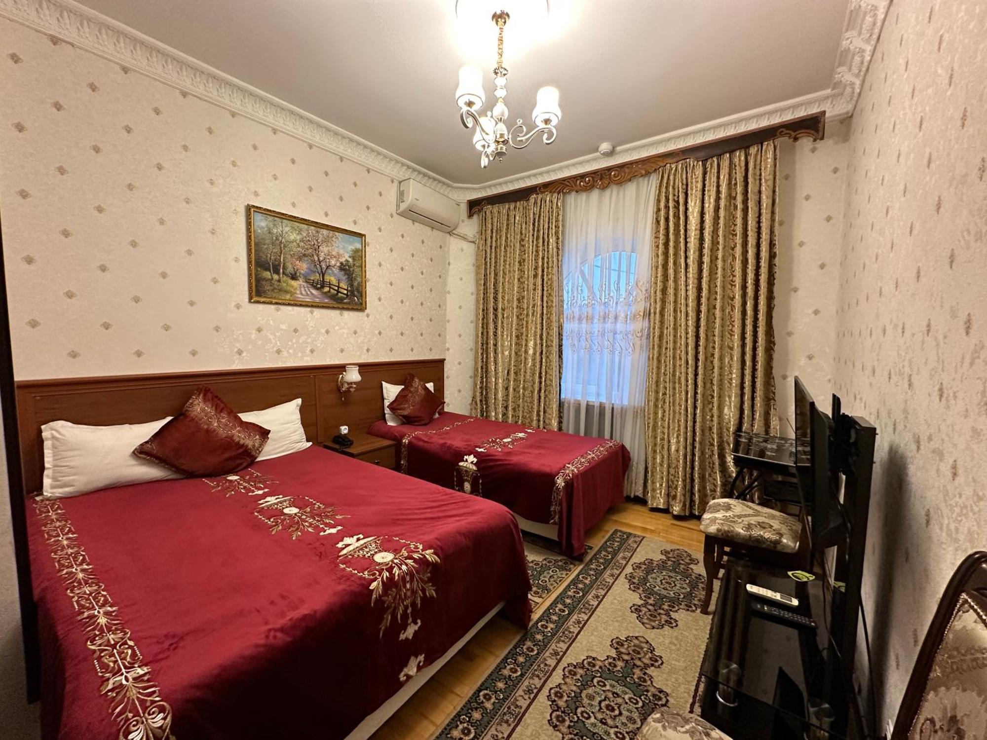 Sarbon Hotel Tashkent Esterno foto