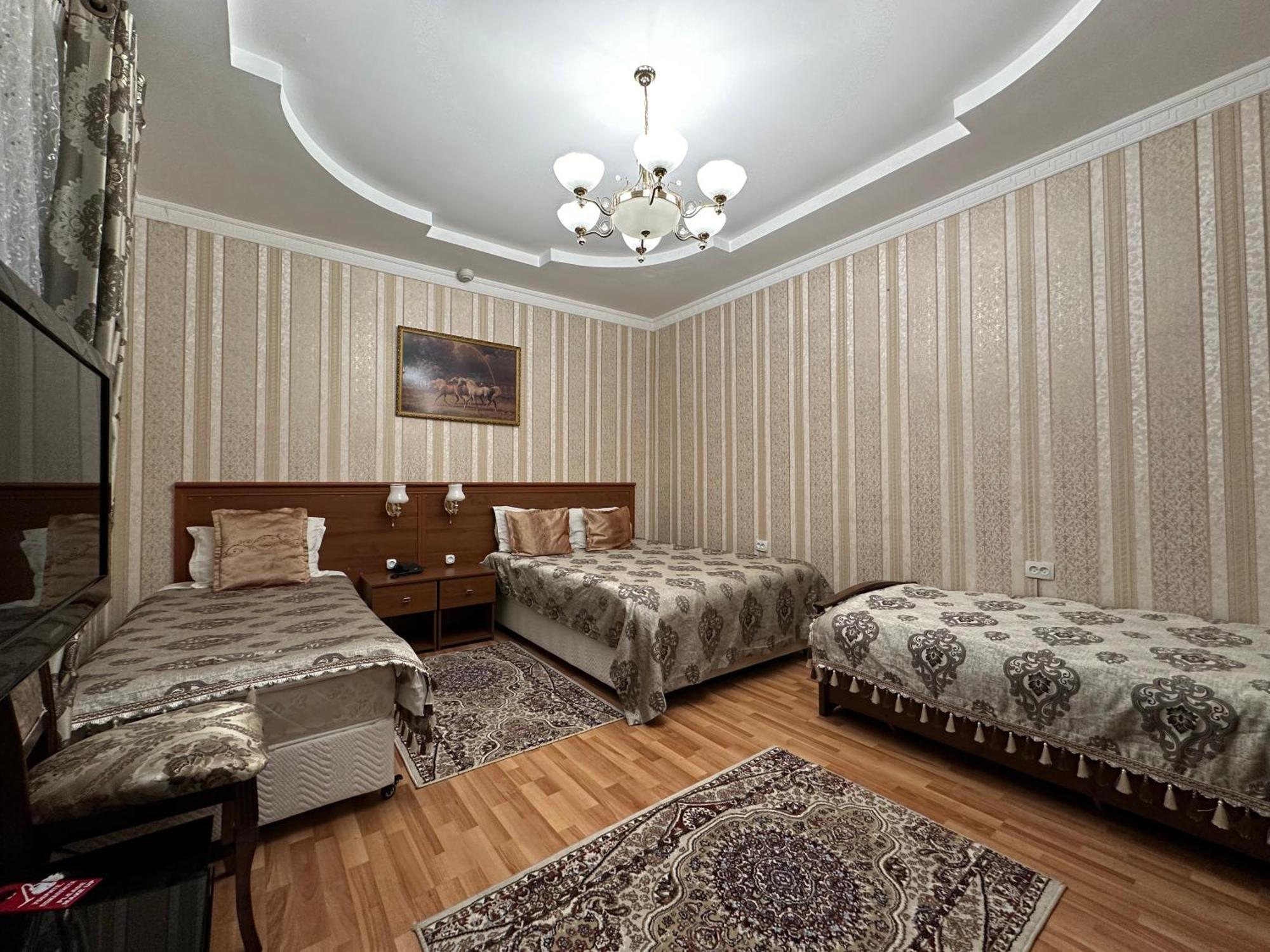 Sarbon Hotel Tashkent Esterno foto