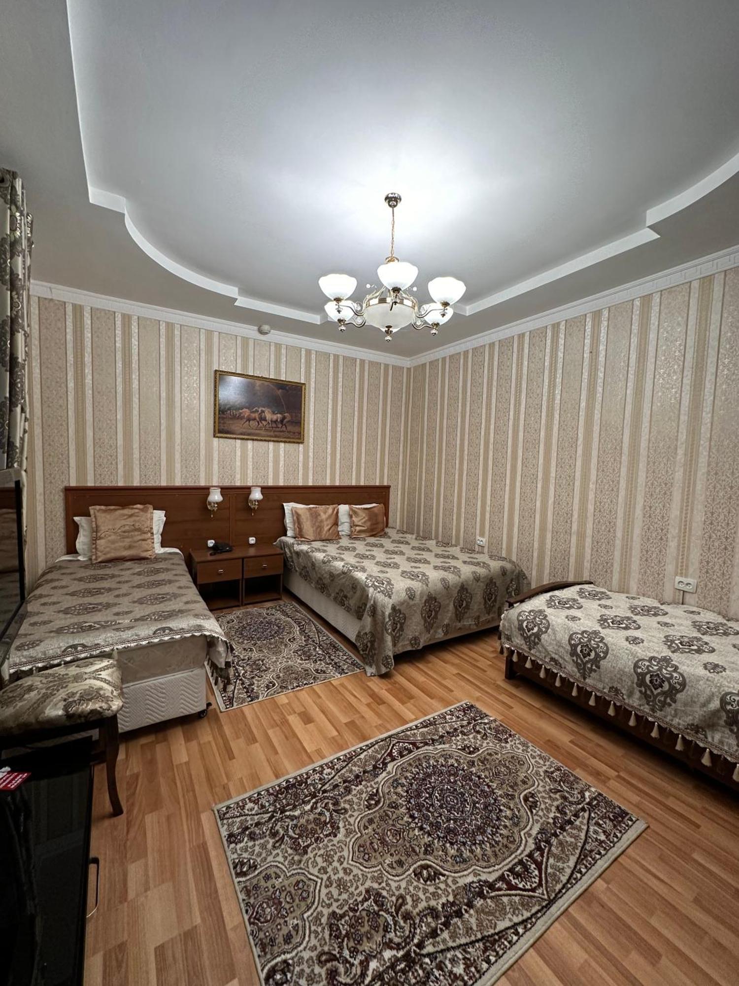 Sarbon Hotel Tashkent Esterno foto