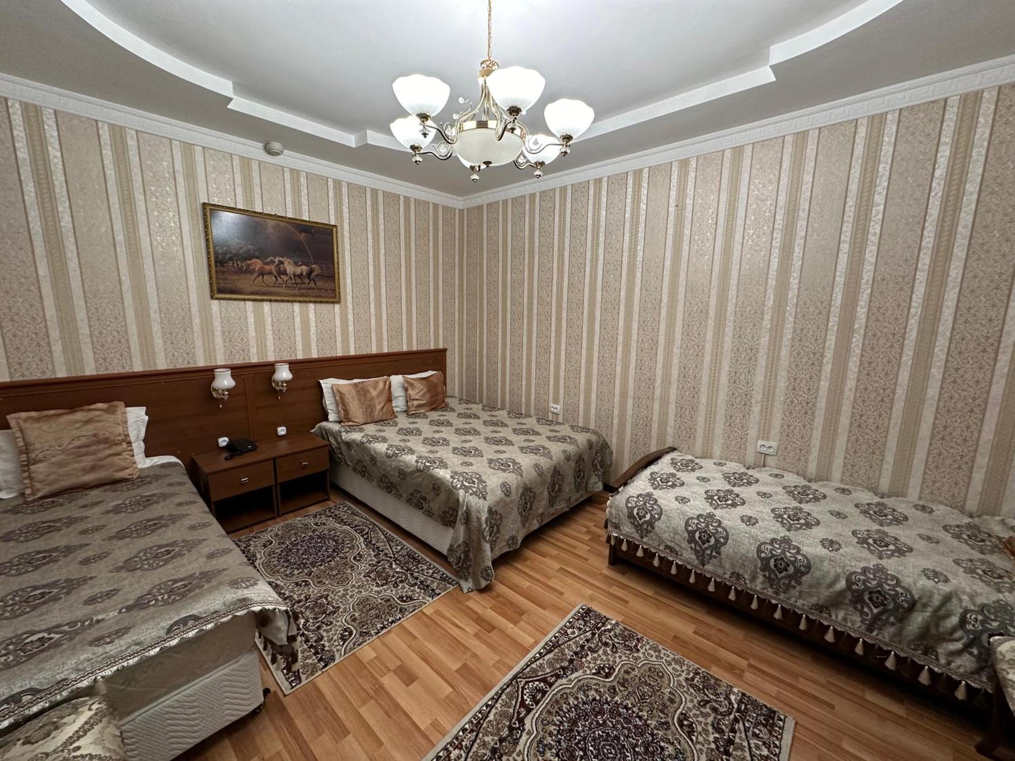 Sarbon Hotel Tashkent Esterno foto