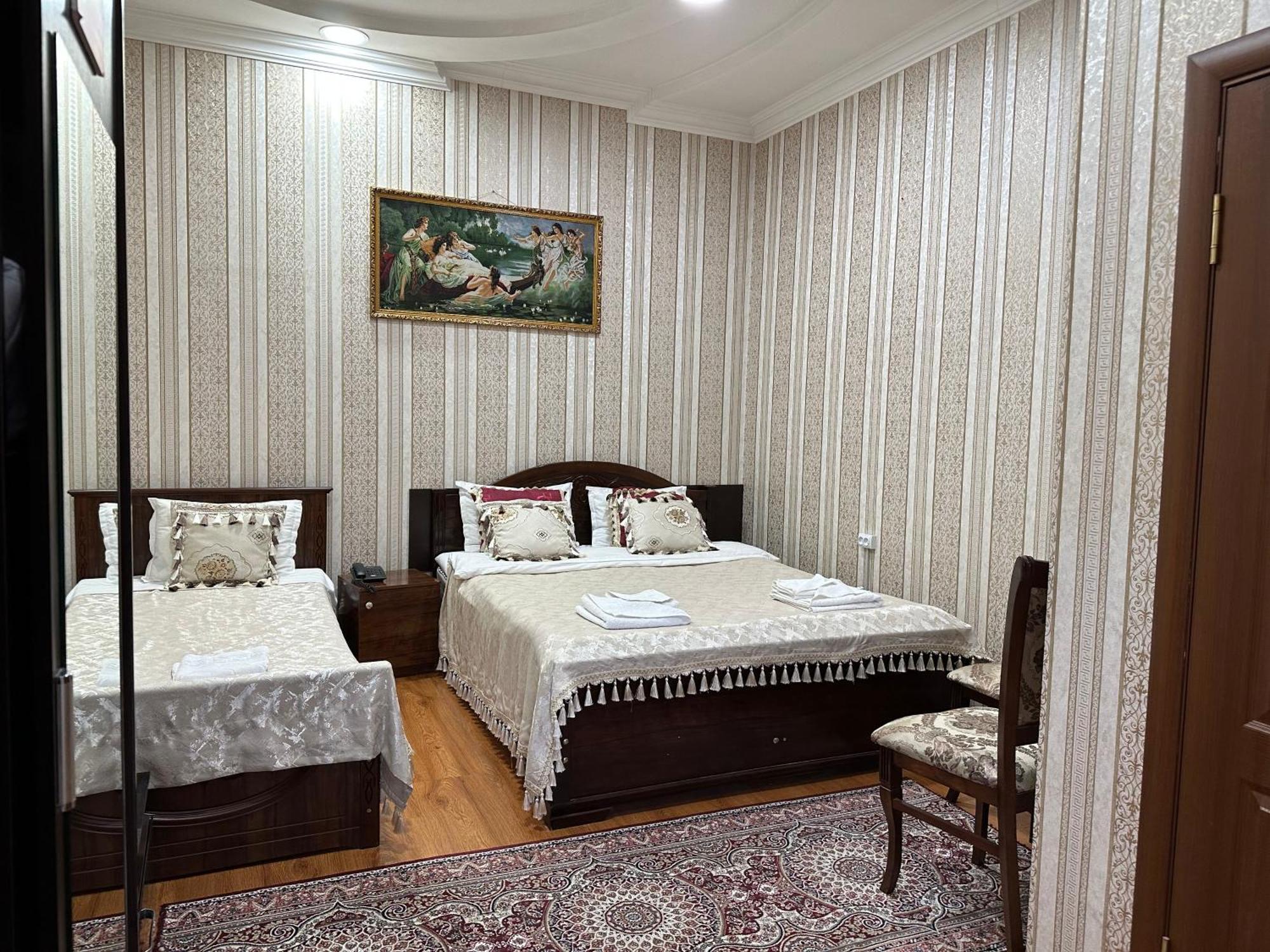 Sarbon Hotel Tashkent Esterno foto