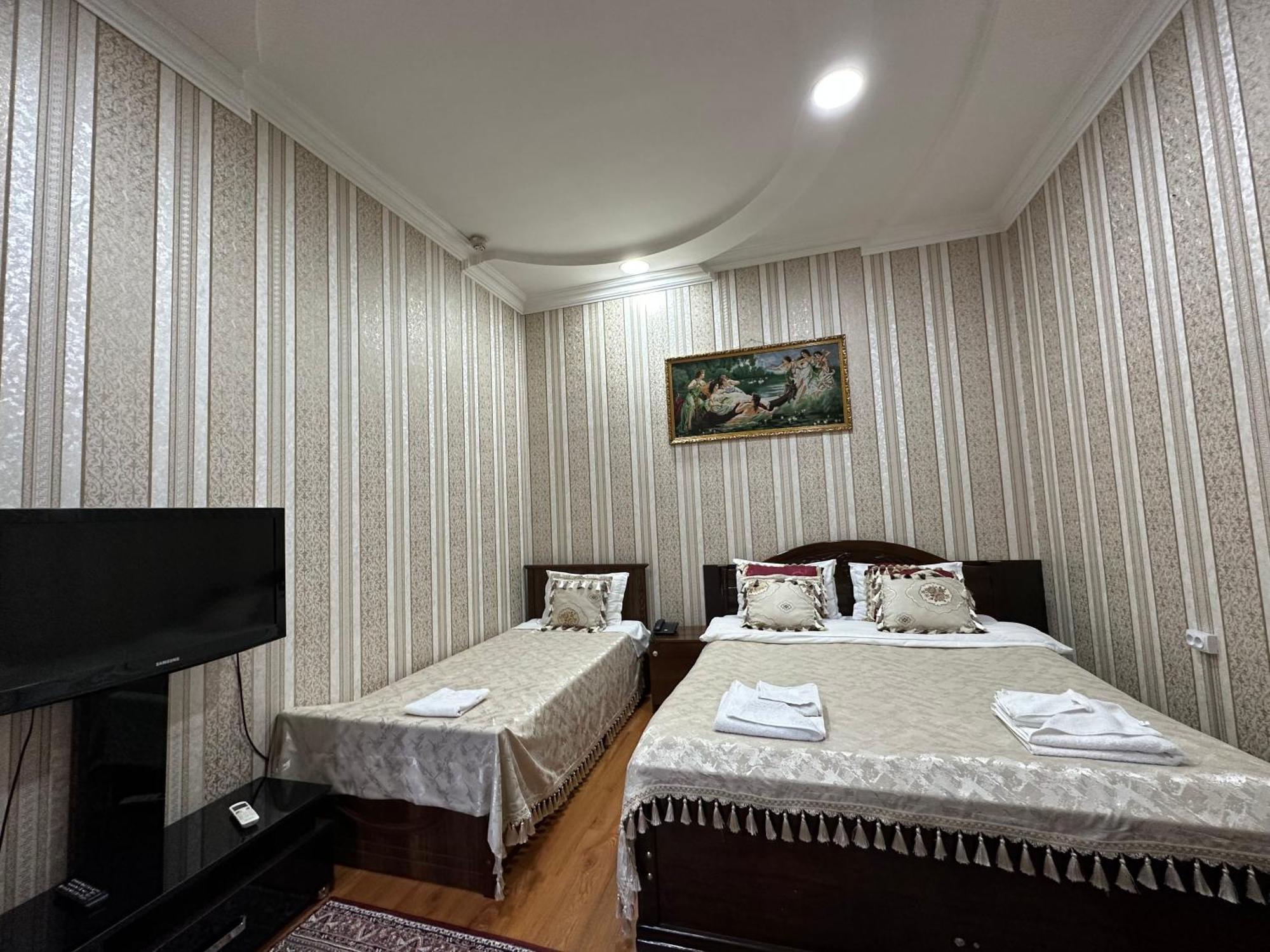 Sarbon Hotel Tashkent Esterno foto