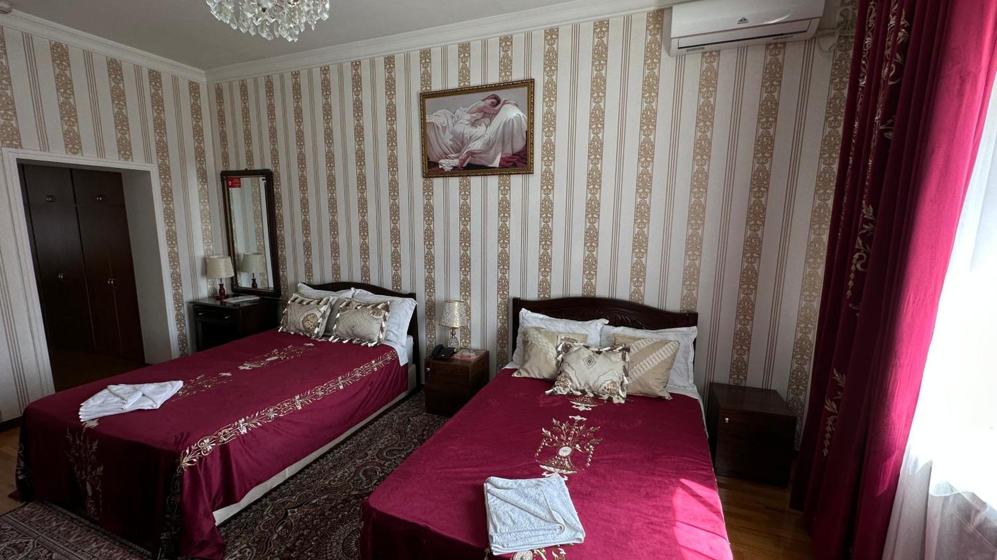 Sarbon Hotel Tashkent Esterno foto